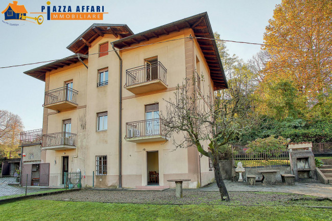 Villa Bifamigliare in vendita a Cadegliano-Viconago