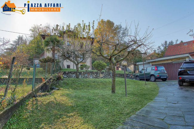 Villa Bifamigliare in vendita a Cadegliano-Viconago