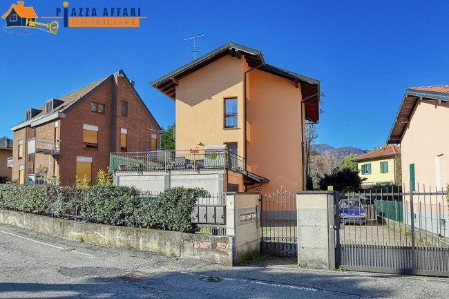 Appartamento in vendita a Lavena Ponte Tresa