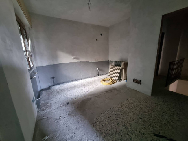Porzione di Casa Terra / Cielo in vendita a Castello Cabiaglio