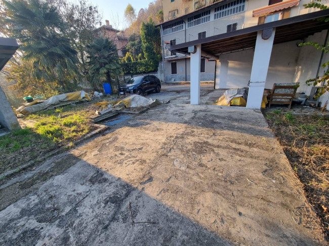 Porzione di Casa Terra / Cielo in vendita a Castello Cabiaglio
