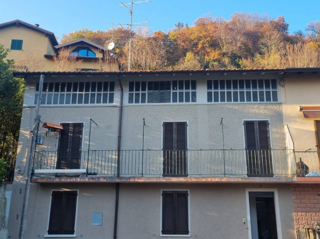 Porzione di Casa Terra / Cielo in vendita a Castello Cabiaglio