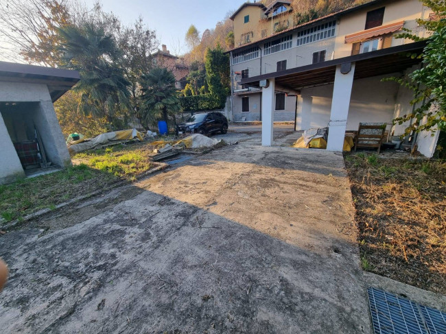 Porzione di Casa Terra / Cielo in vendita a Castello Cabiaglio