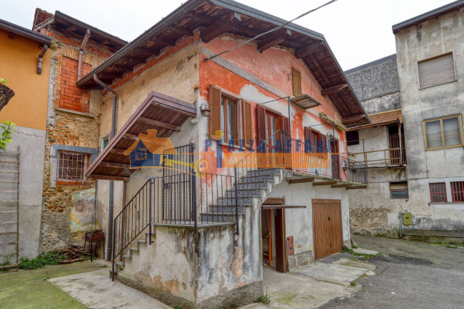 Porzione di Casa Terra / Cielo in vendita a Caronno Varesino