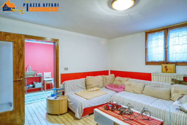 Villa in vendita a Cremenaga