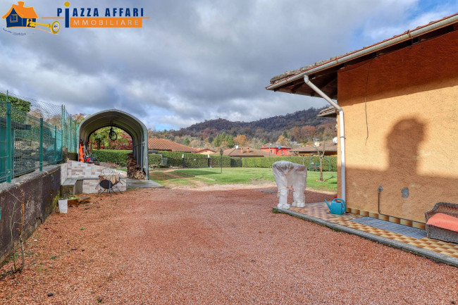 Villa in vendita a Cremenaga