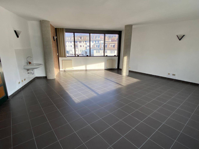 Studio/Ufficio in affitto a Lavena Ponte Tresa