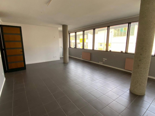 Studio/Ufficio in affitto a Lavena Ponte Tresa