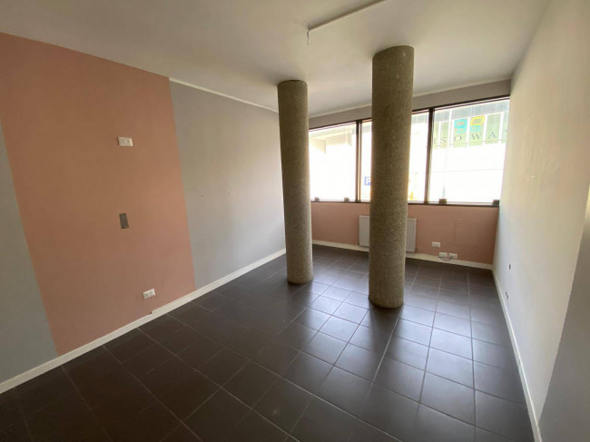 Studio/Ufficio in affitto a Lavena Ponte Tresa