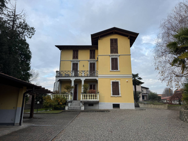 Appartamento in affitto a Caronno Varesino