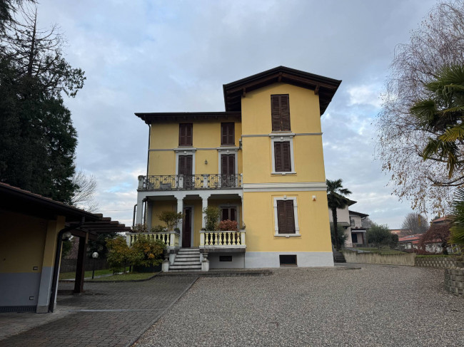 Appartamento in affitto a Caronno Varesino