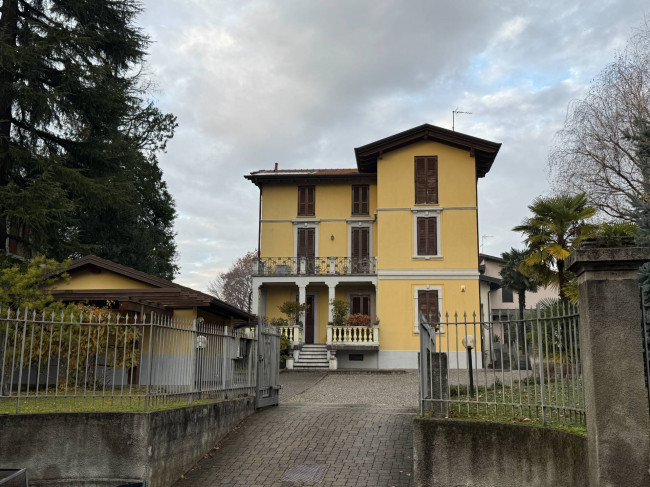 Appartamento in affitto a Caronno Varesino