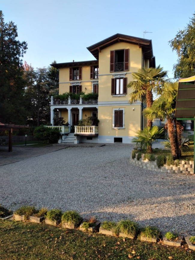 Appartamento in affitto a Caronno Varesino