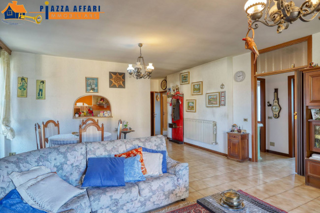 Villa in vendita a Marchirolo