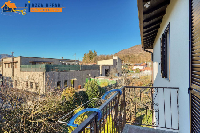 Villa in vendita a Marchirolo