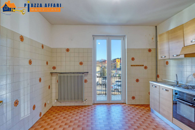 Villa in vendita a Marchirolo