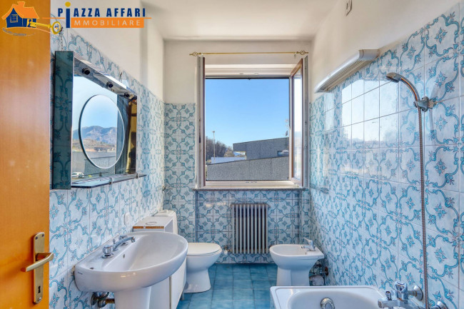 Villa in vendita a Marchirolo