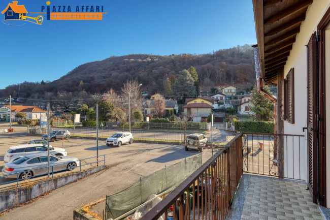 Villa in vendita a Marchirolo