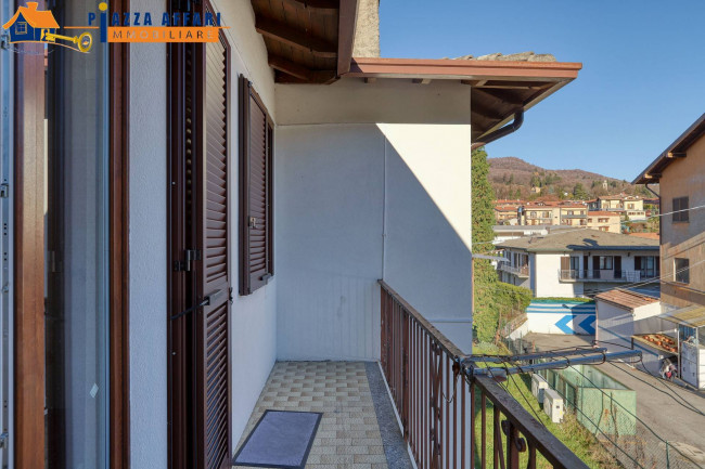 Villa in vendita a Marchirolo