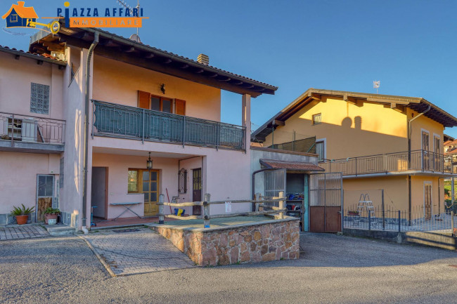 Villa Bifamigliare in vendita a Marchirolo