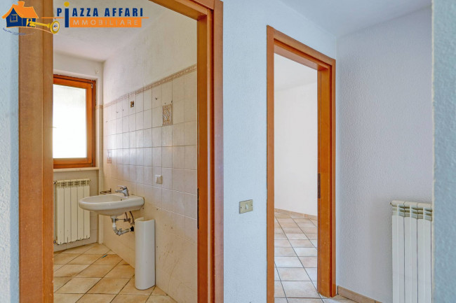 Villa Bifamigliare in vendita a Marchirolo