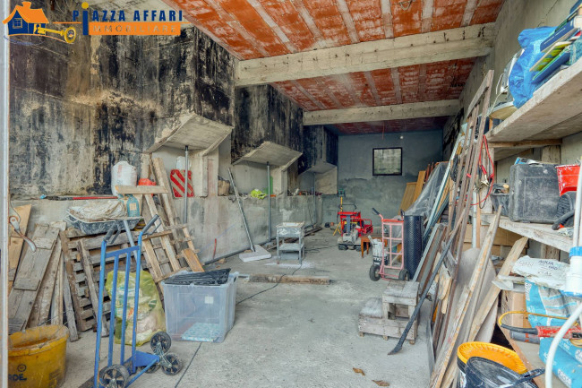 Villa Bifamigliare in vendita a Marchirolo