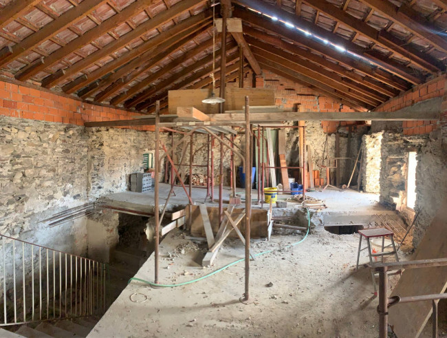 Porzione di Casa Terra / Cielo in vendita a Brezzo di Bedero