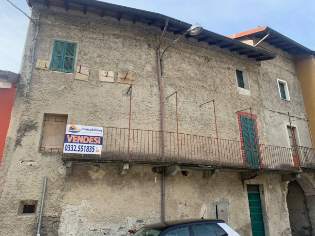 Porzione di Casa Terra / Cielo in vendita a Brezzo di Bedero