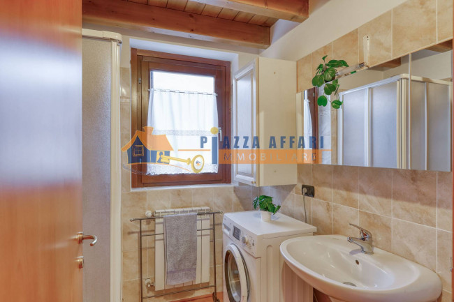 Appartamento in vendita a Brezzo di Bedero