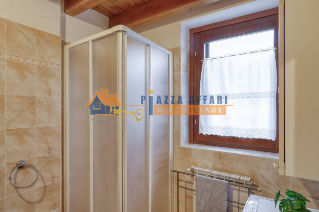 Appartamento in vendita a Brezzo di Bedero