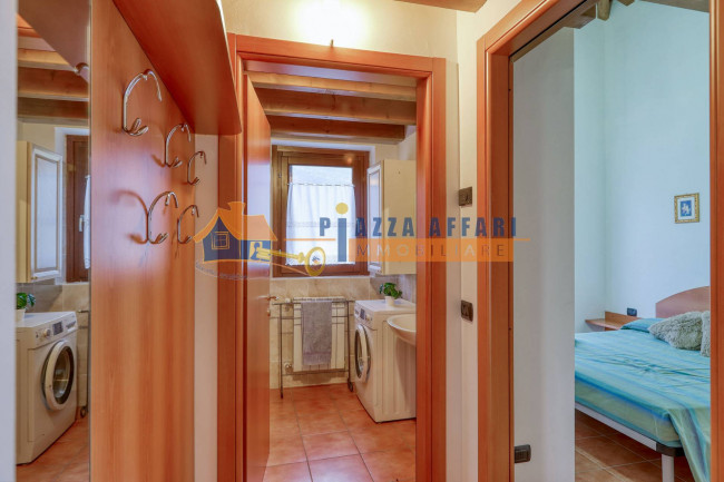 Appartamento in vendita a Brezzo di Bedero