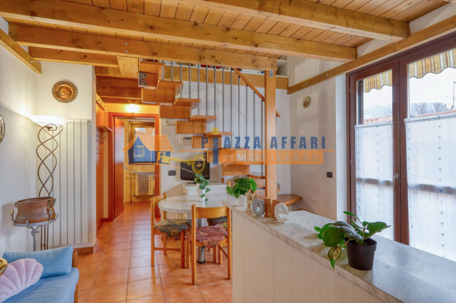 Appartamento in vendita a Brezzo di Bedero