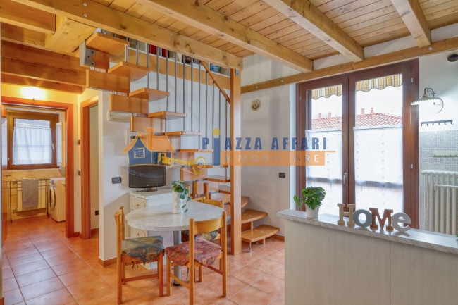 Appartamento in vendita a Brezzo di Bedero