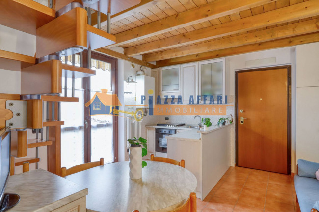 Appartamento in vendita a Brezzo di Bedero