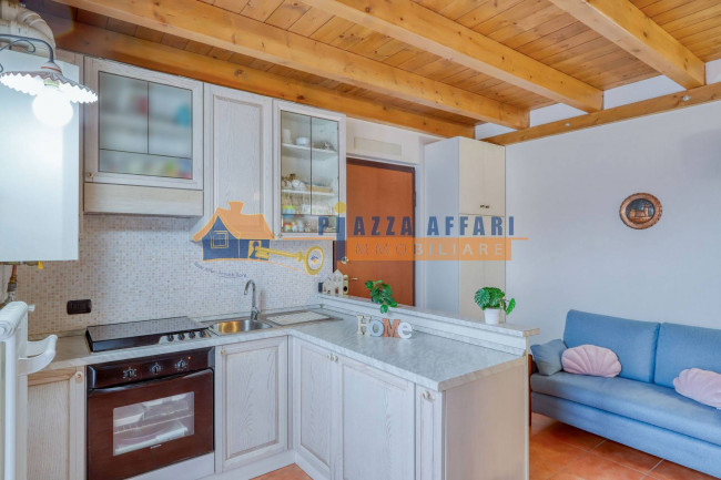 Appartamento in vendita a Brezzo di Bedero