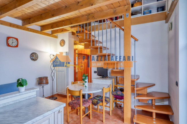 Appartamento in vendita a Brezzo di Bedero