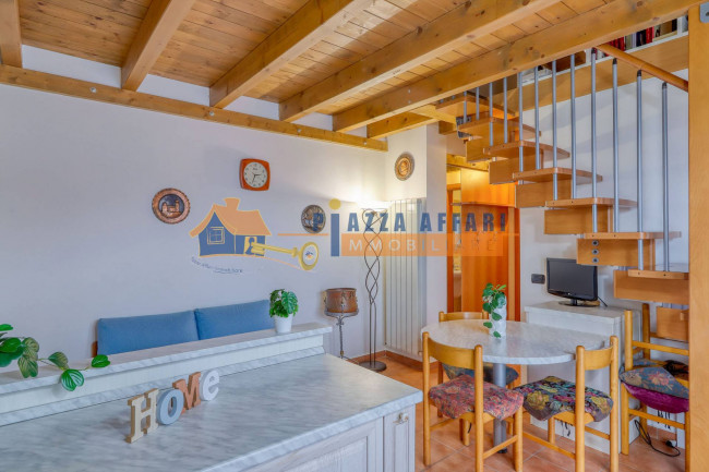 Appartamento in vendita a Brezzo di Bedero