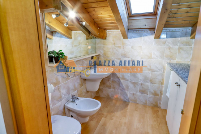 Appartamento in vendita a Brezzo di Bedero