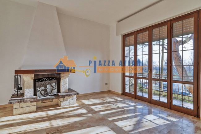 Villa Bifamigliare in vendita a Caronno Varesino