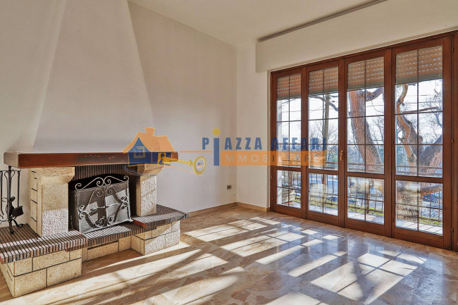 Villa Bifamigliare in vendita a Caronno Varesino