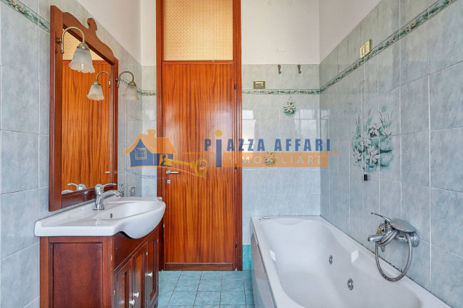 Villa Bifamigliare in vendita a Caronno Varesino