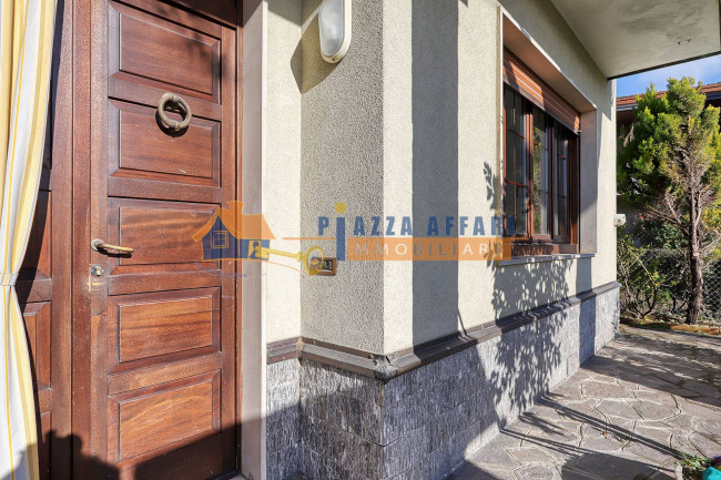 Villa Bifamigliare in vendita a Caronno Varesino