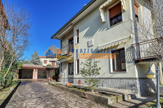 Villa Bifamigliare in vendita a Caronno Varesino