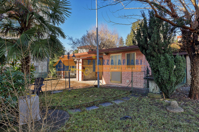 Villa Bifamigliare in vendita a Caronno Varesino