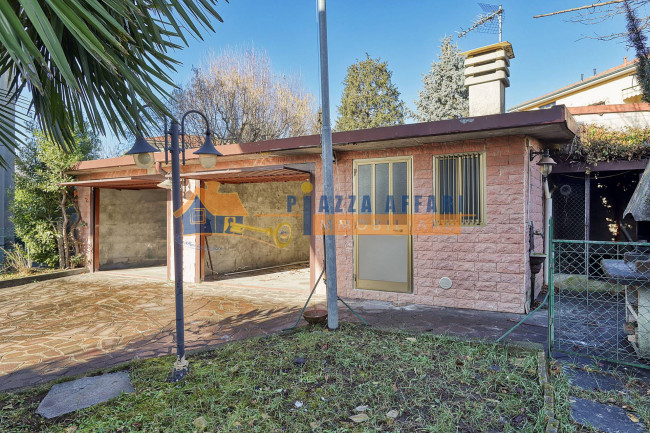 Villa Bifamigliare in vendita a Caronno Varesino