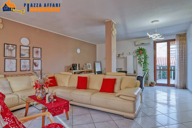Villa in vendita a Marchirolo