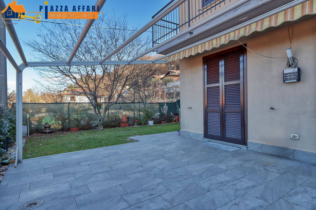 Villa in vendita a Marchirolo