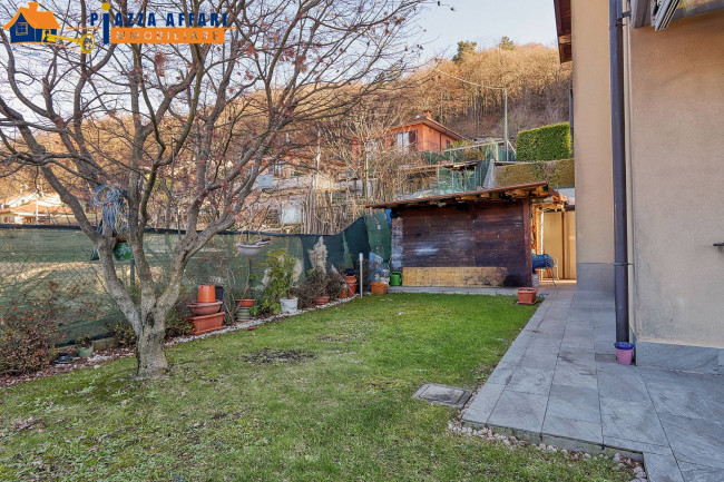 Villa in vendita a Marchirolo