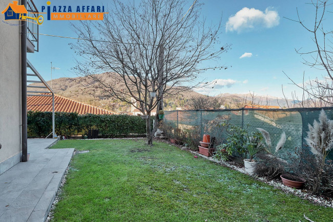 Villa in vendita a Marchirolo