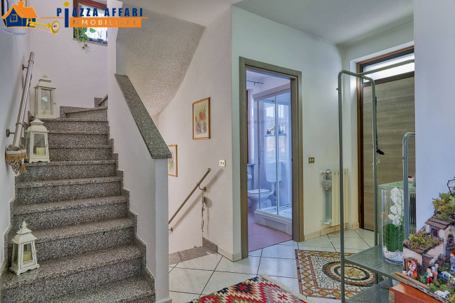 Villa in vendita a Marchirolo